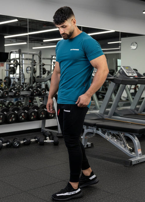 FitTrends Sporty Pants in black – sleek, comfortable performance pants built for training and everyday wear.